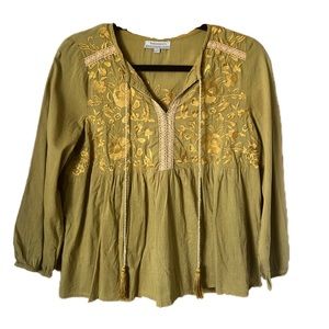 World Market Women’s Green Peasant Floral Embroidered Top Size S/M